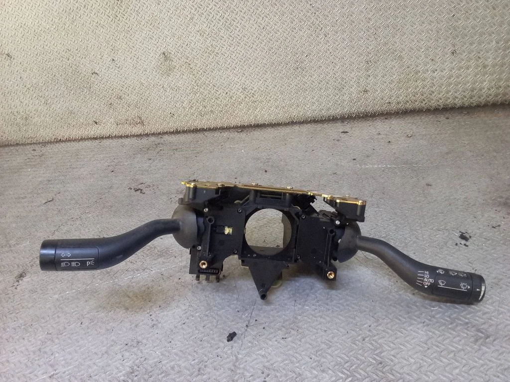 Wiper turn signal indicator stalk/switch 7L6953549H