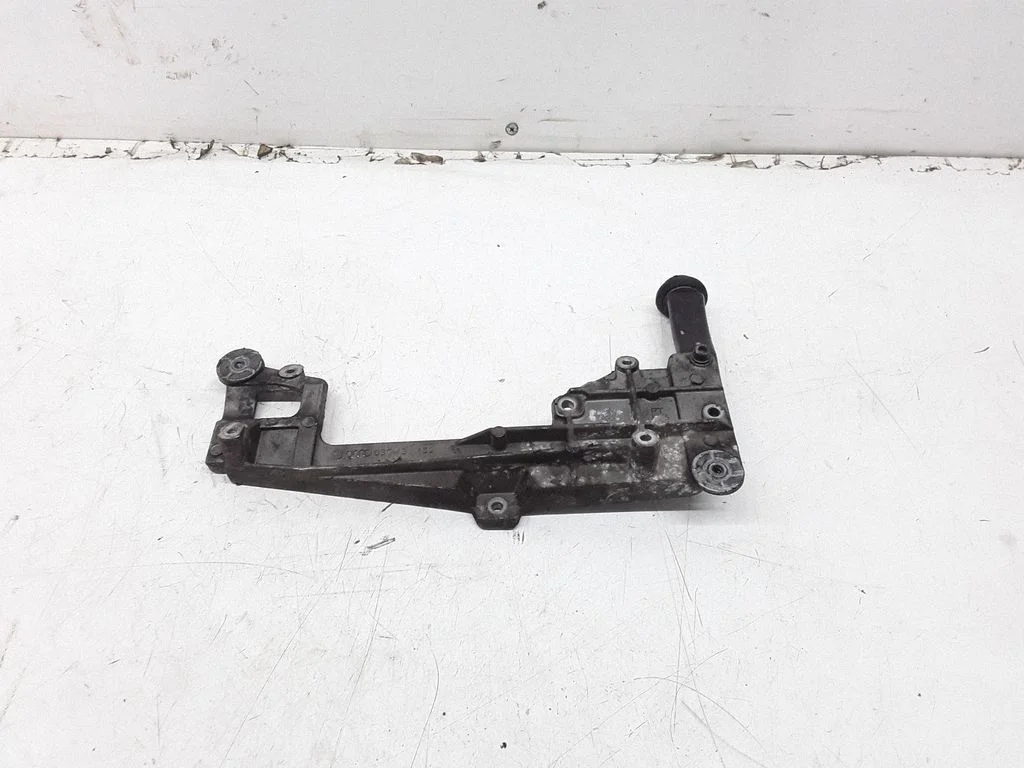 EGR valve cooler bracket – Volkswagen Golf Plus (2005-2013)