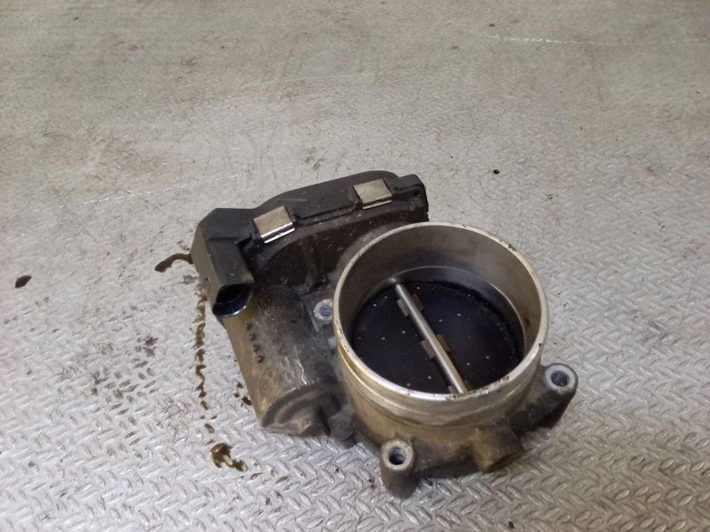 Throttle valve 03H133062