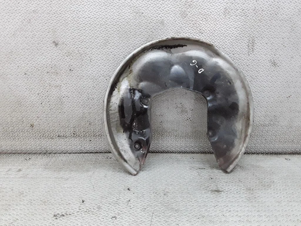 Rear brake disc plate dust cover – right