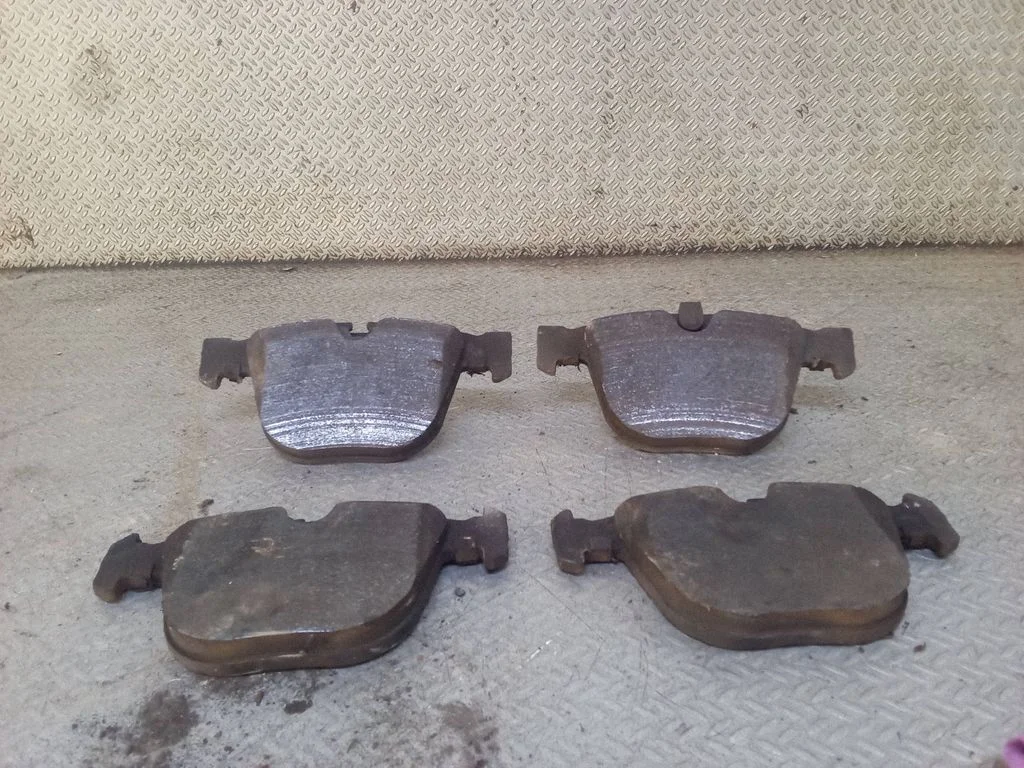 Brake pads (rear) – BMW 7 Series F01 F02 F03 F04 (2008-2016)