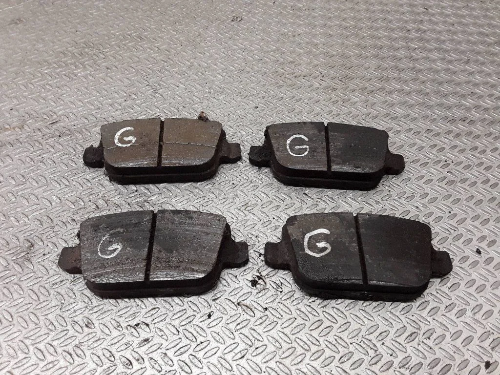 Brake pads (rear)