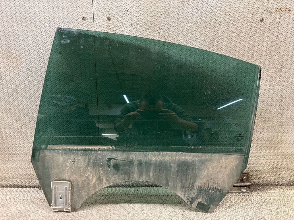Rear door window glass – rear left