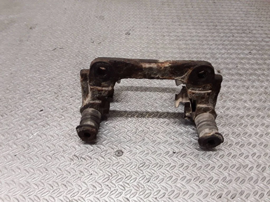 Piduriklotside hoidik/kandur (tagumine)