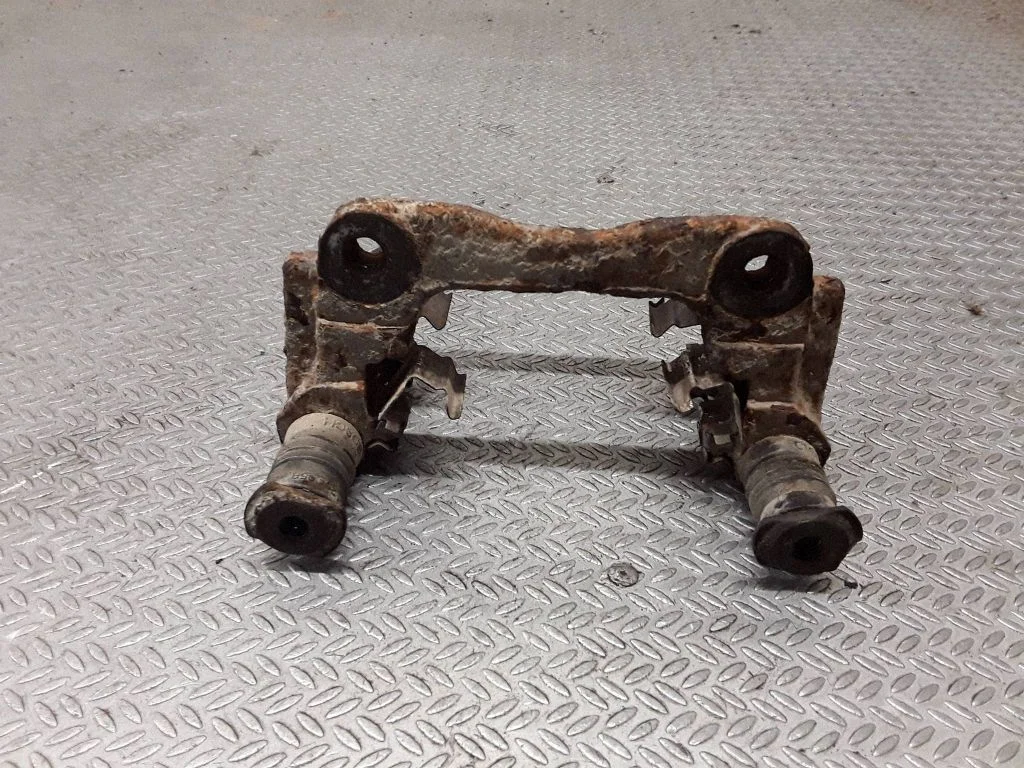 Piduriklotside hoidik/kandur (tagumine)