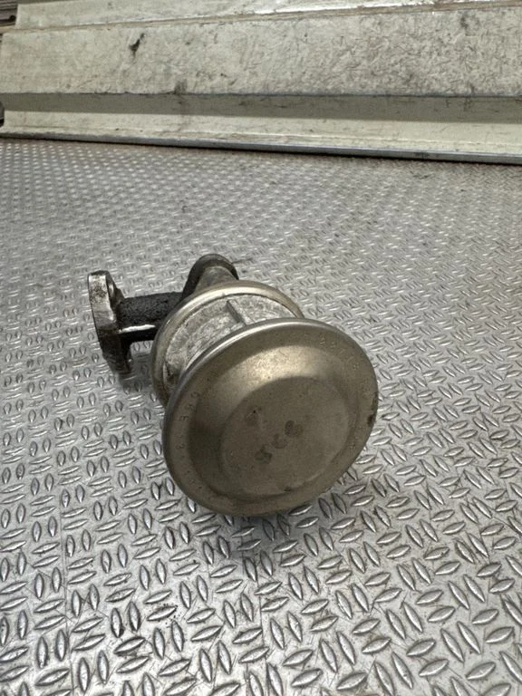 EGR valve 06E131101