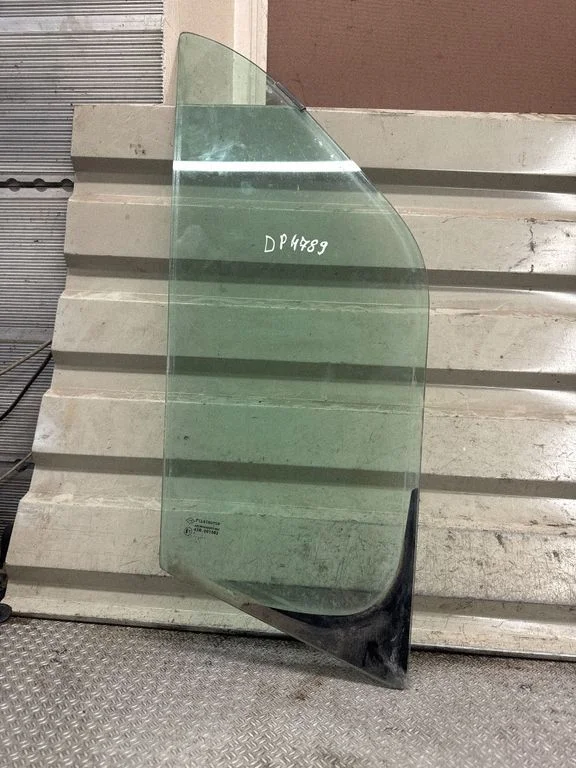 Front door vent window glass four-door – front right