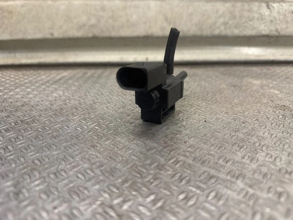 Vacuum valve 05T355