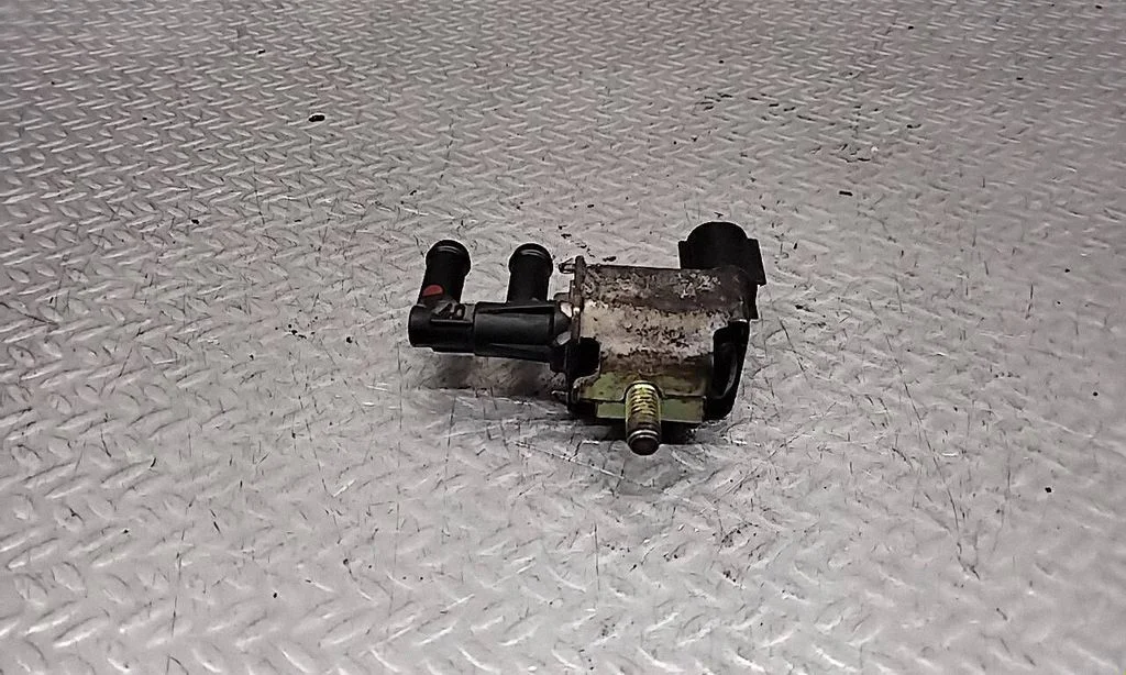 Vacuum valve K5T48397