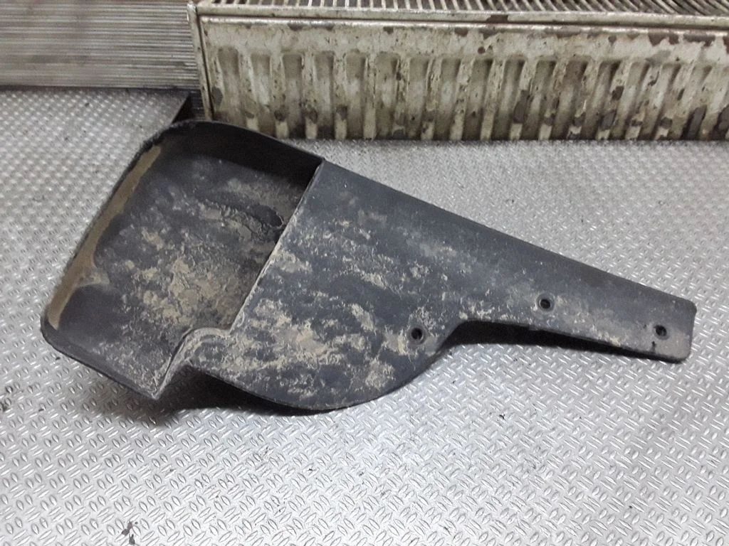 Front mudguard 999J2ES00003