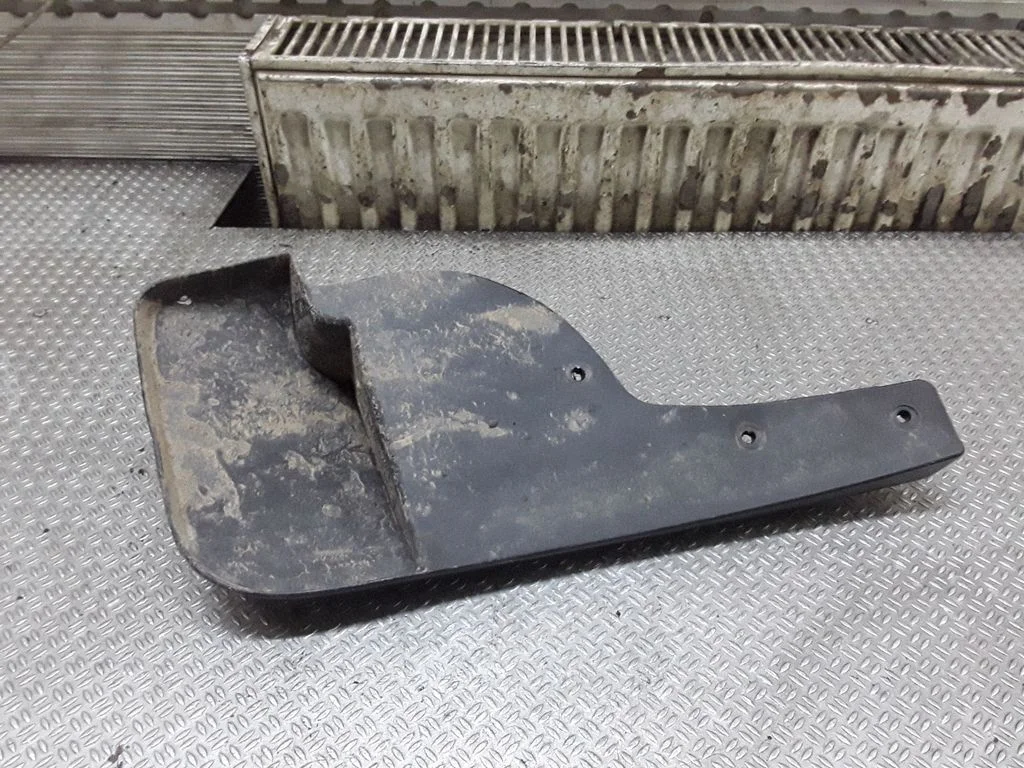 Front mudguard 999J2ES00003