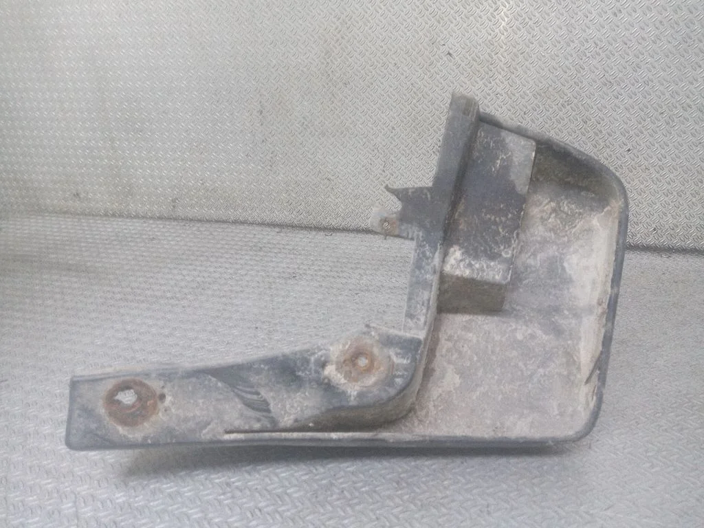Front mudguard – right