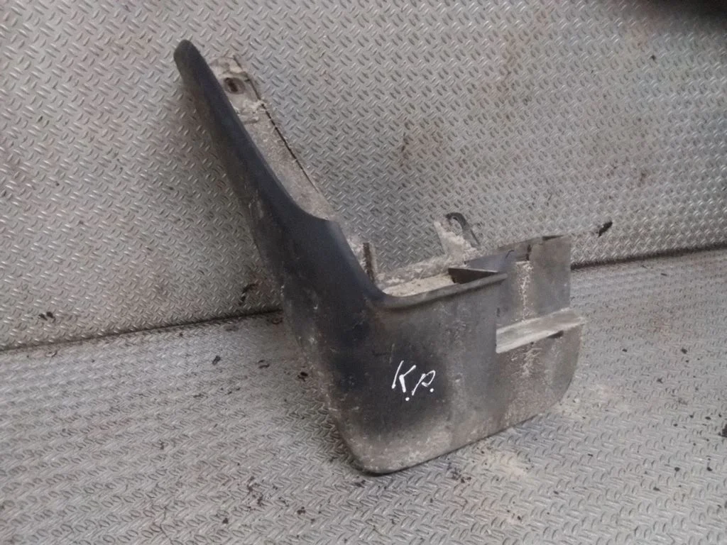 Front mudguard – left