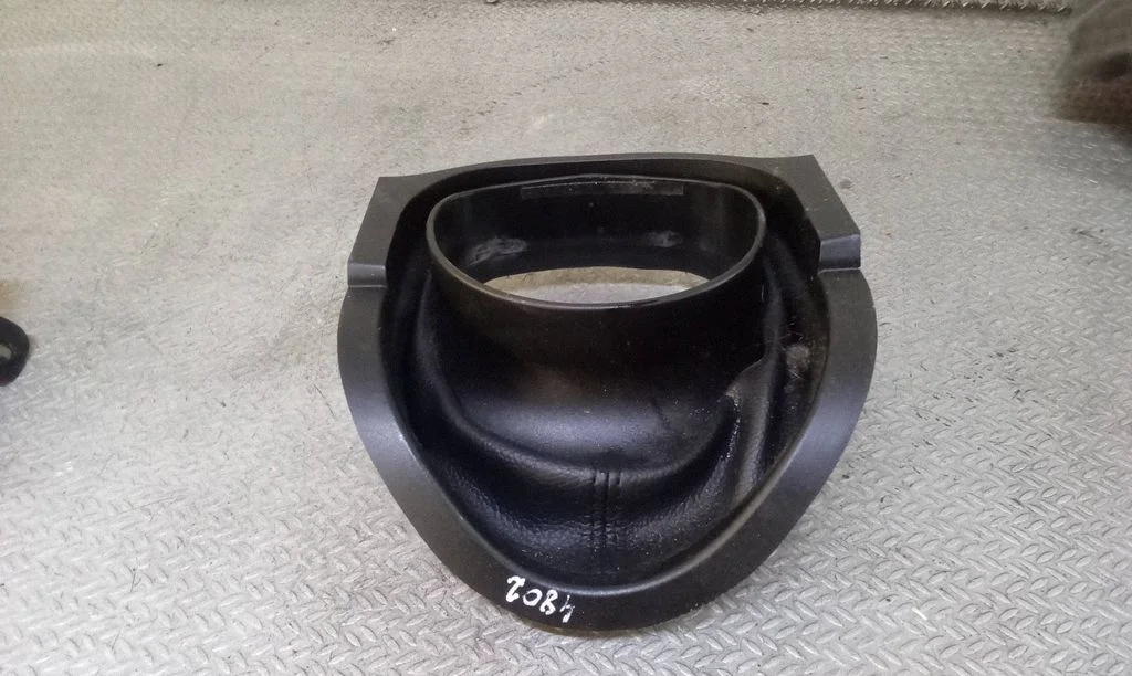 Steering wheel column trim 1644600195