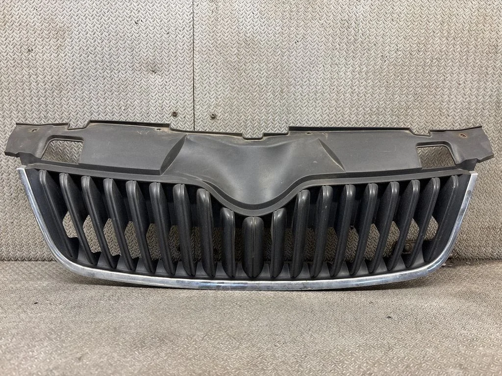 Atrapa przednia (grill) 5J0853668C
