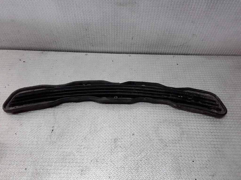 Bonnet/hood grill – Mercedes-Benz E-Class W210 (1995-2002)