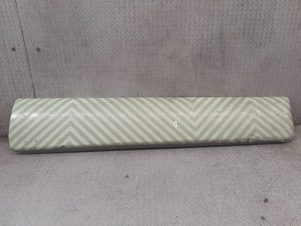 Front door trim (molding) 8200036086
