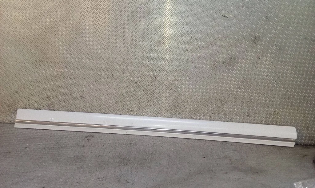 Front door trim (molding) – right