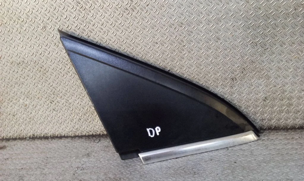 Plastic wing mirror trim cover 8V41S16004
