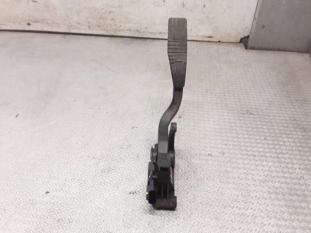 Accelerator throttle pedal 96625893