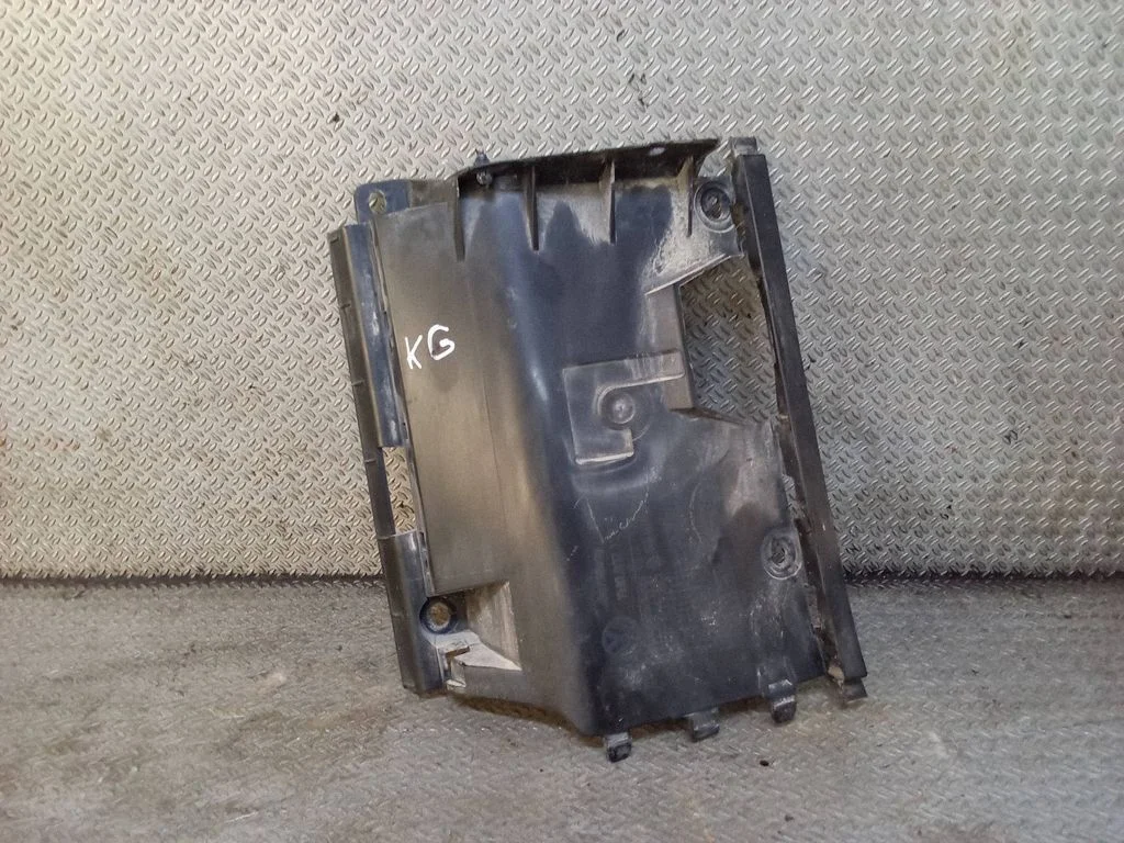Bumper support mounting bracket corner 7H0807129A