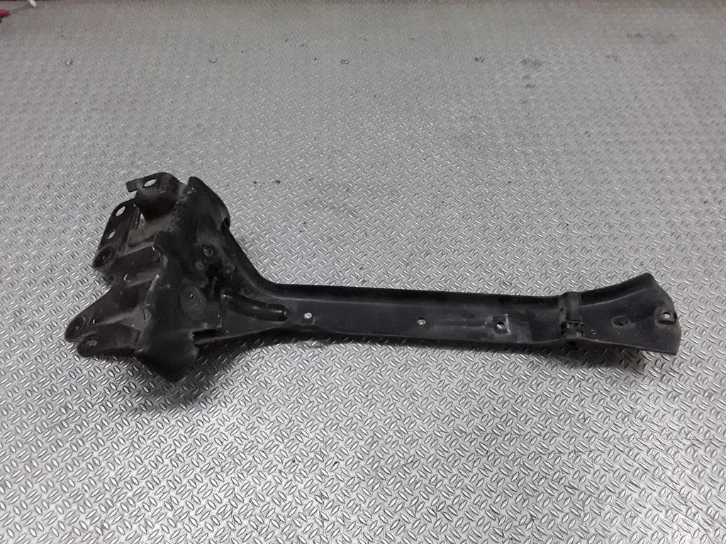 Radiator support slam panel bracket 7L0805799