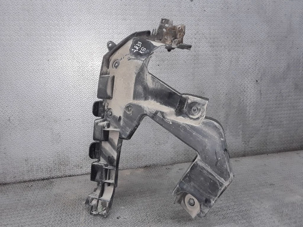 Bumper support mounting bracket corner 8200228452