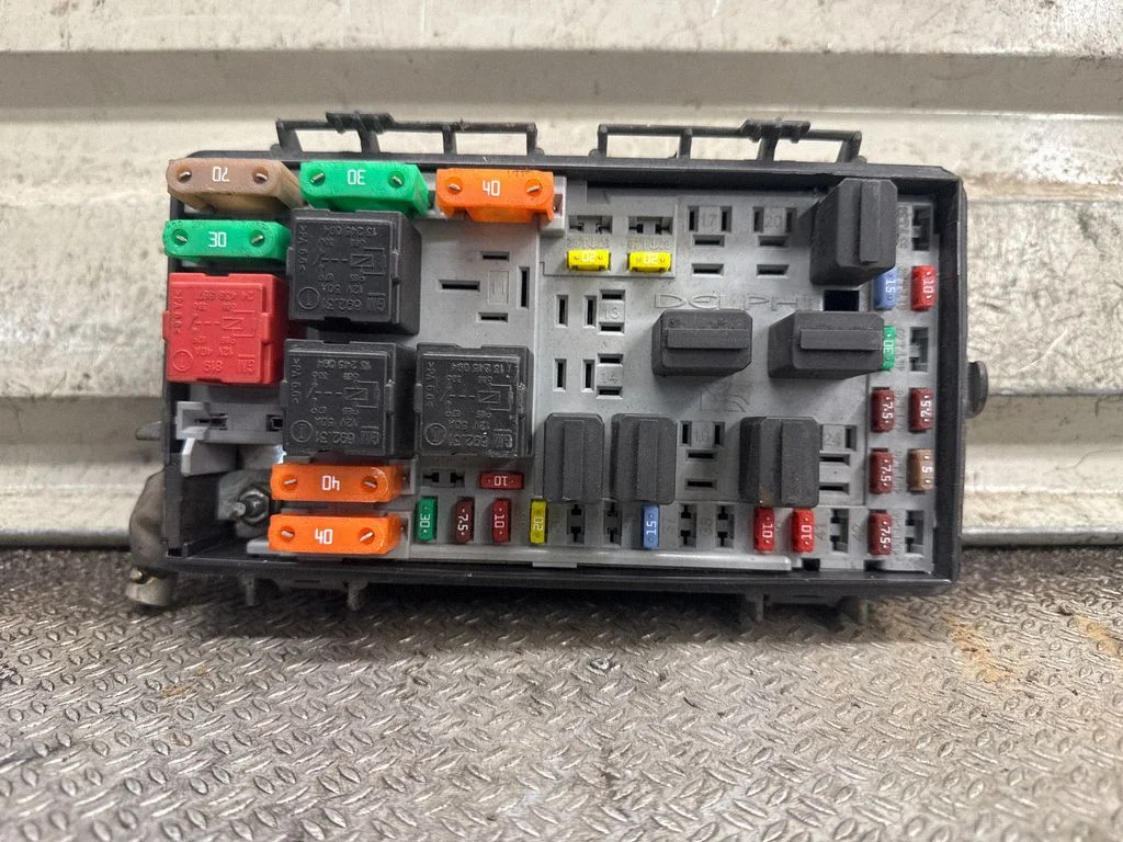 Fuse box set PA6GB20GF10