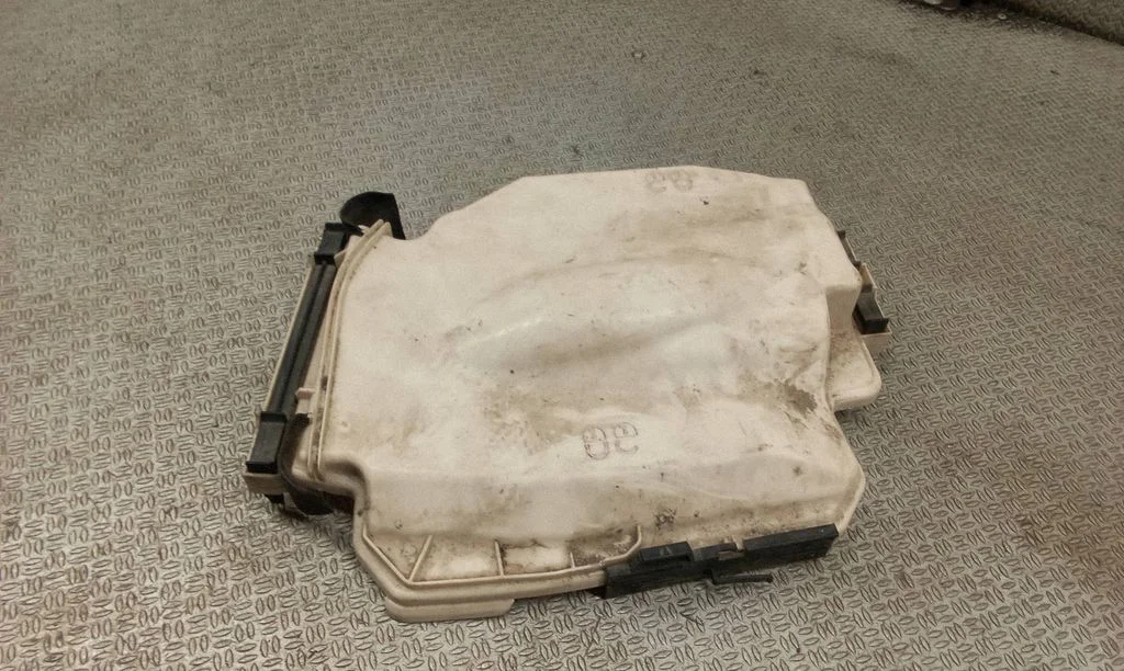 Fuse box cover 7544575