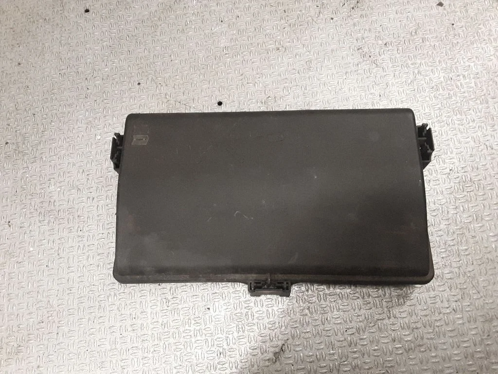 Fuse box cover 13222784