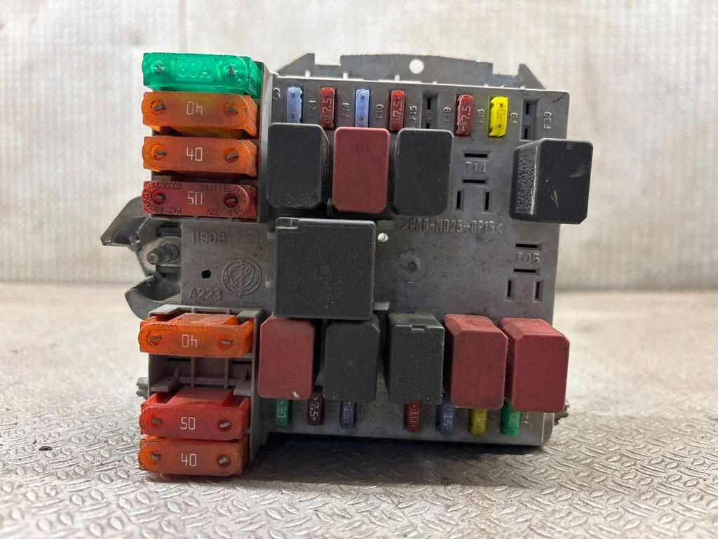 Drošinātāju bloks 1349944080