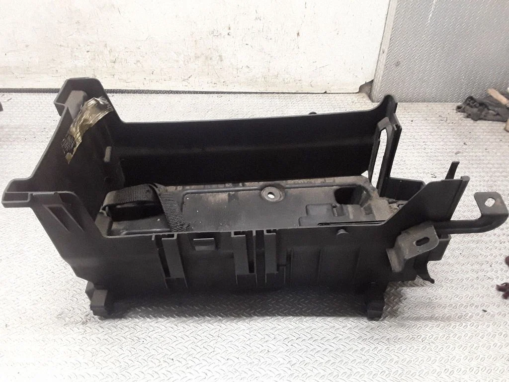 Battery box tray 13330951