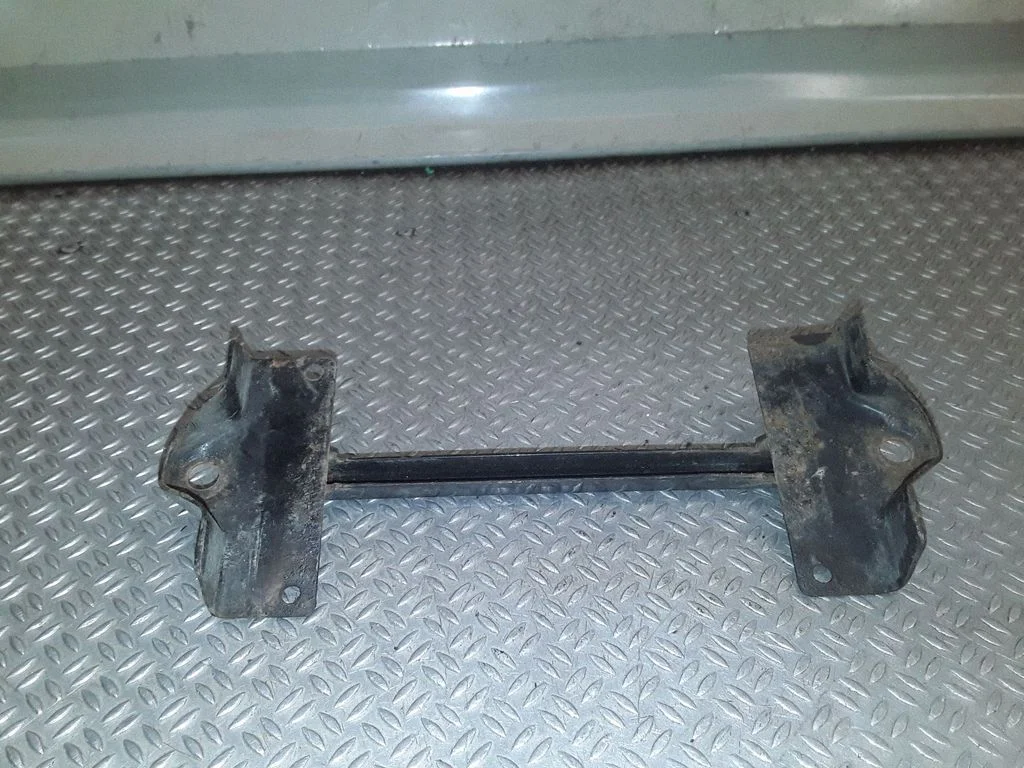 Battery bracket