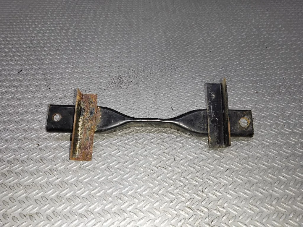 Battery bracket