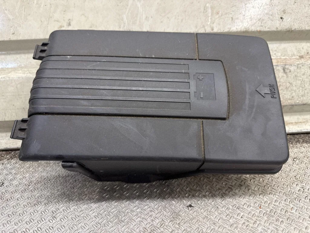 Battery box tray cover/lid 3C0915443A