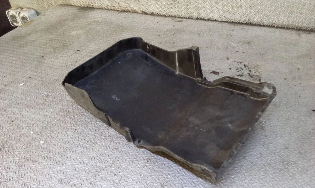 Battery box tray cover/lid 7M5110A659AB
