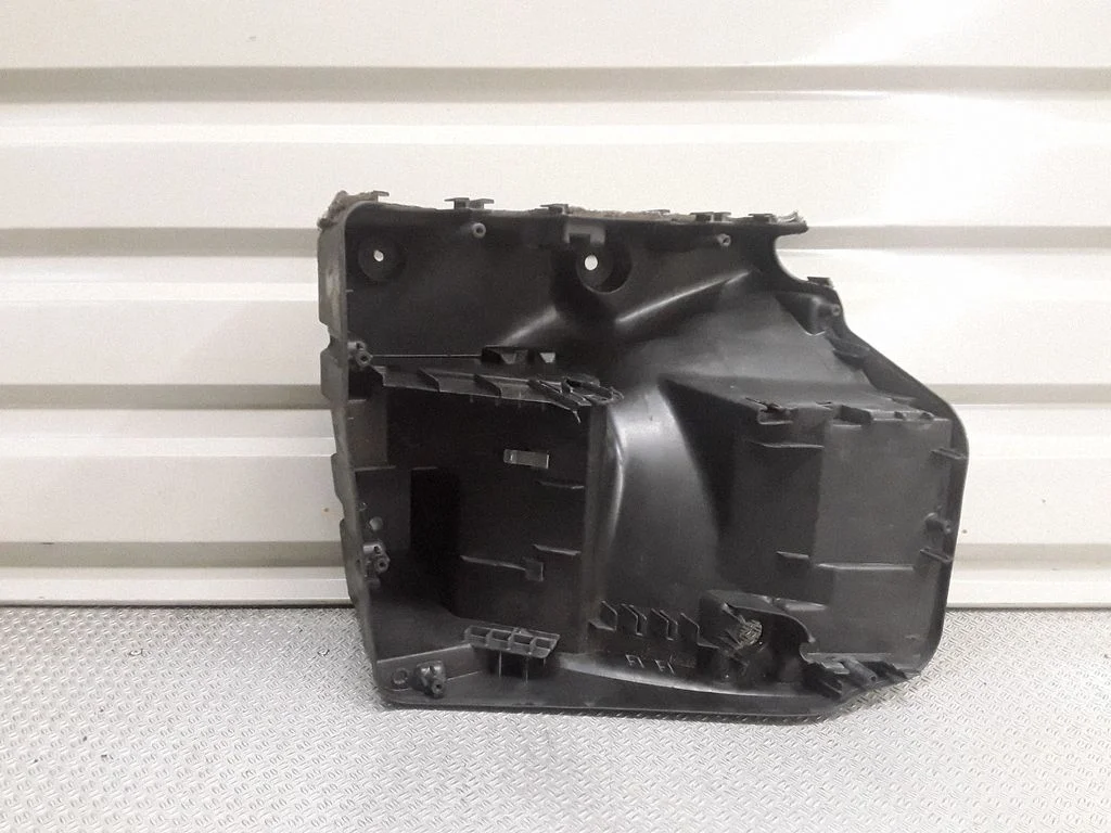 Other engine bay part 7E907296A