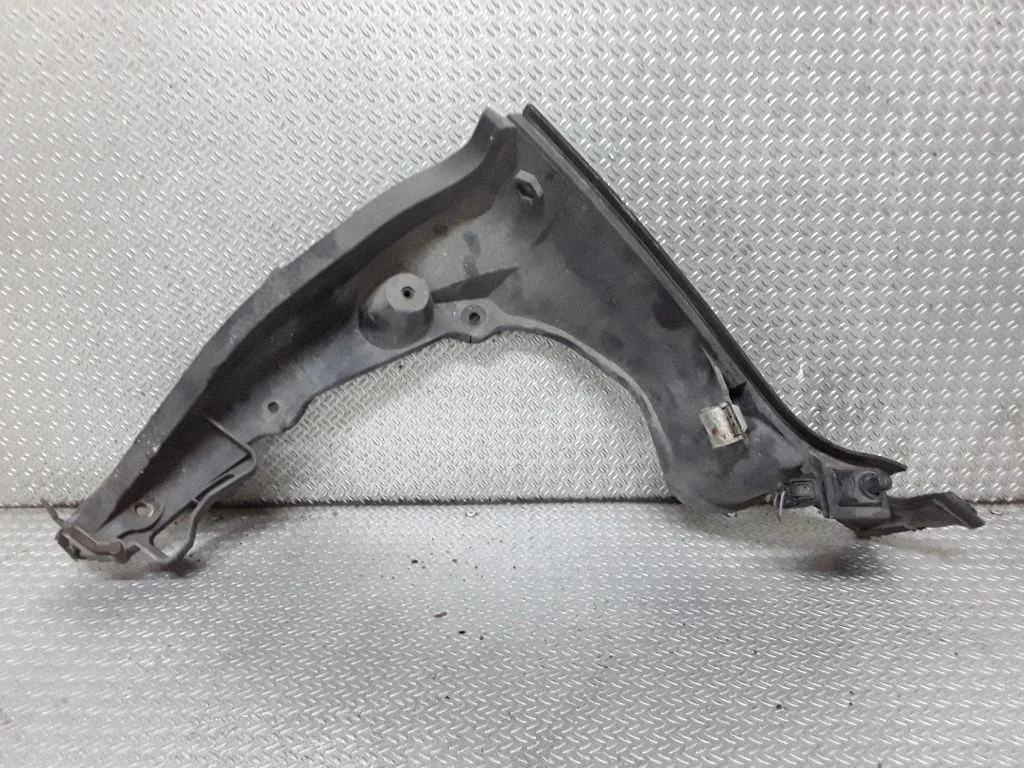 Other engine bay part 51718408770