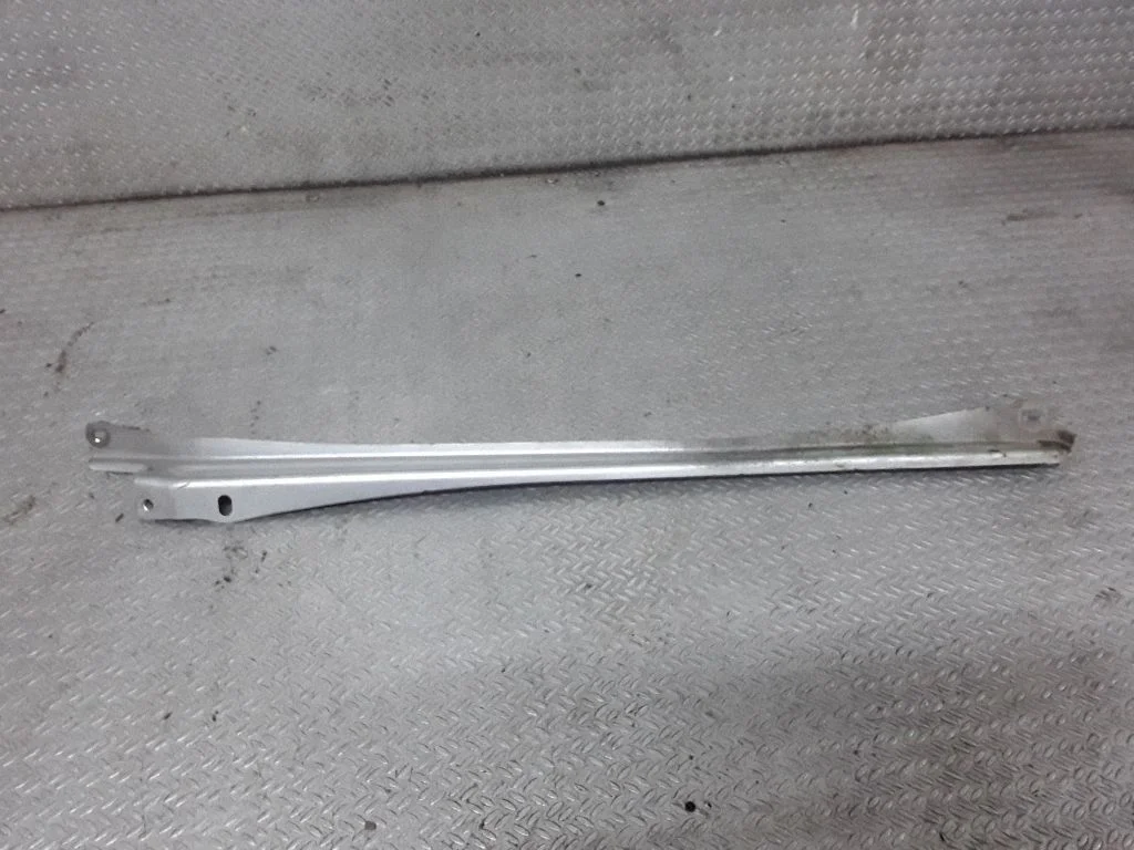 Other engine bay part