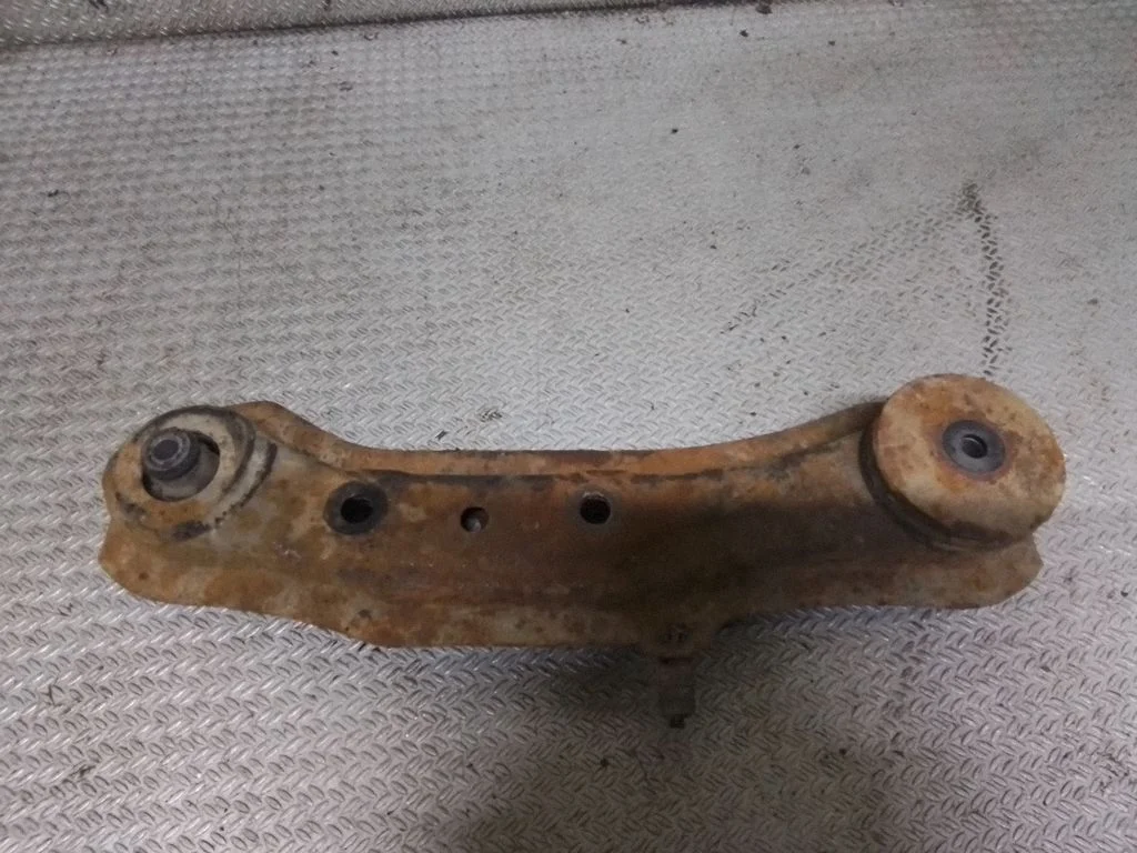Tagumise reduktori (diferentsiaali) klamber – Honda CR-V (2002-2006)