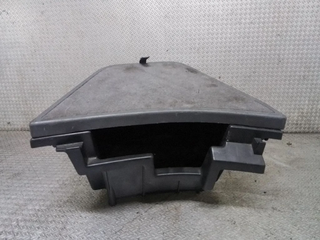 Glove box in trunk 6499747010