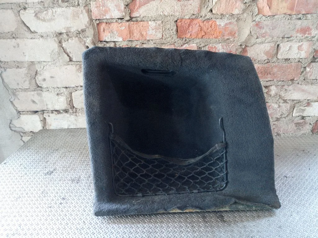 Glove box in trunk 4F9863880B