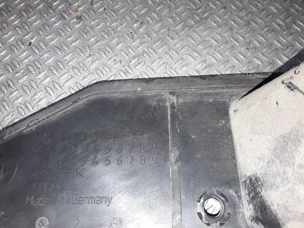 Fuel tank cap trim A9067540234