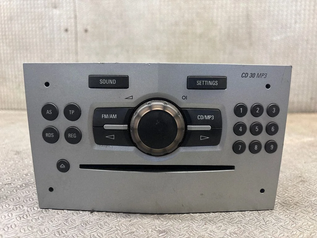 Radio/CD/DVD/GPS head unit 034451