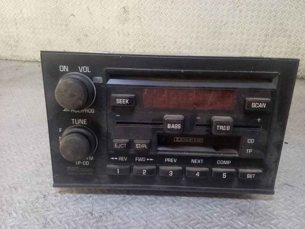 Radio/CD/DVD/GPS head unit 16177656