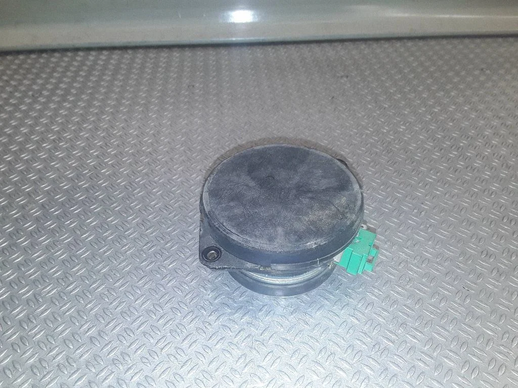 Panel speaker 04685974AC
