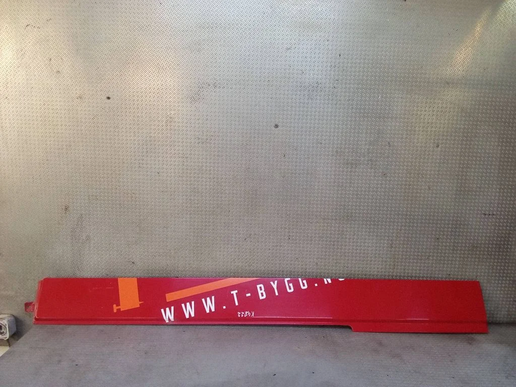 Sliding door rail trim 7H3843796D