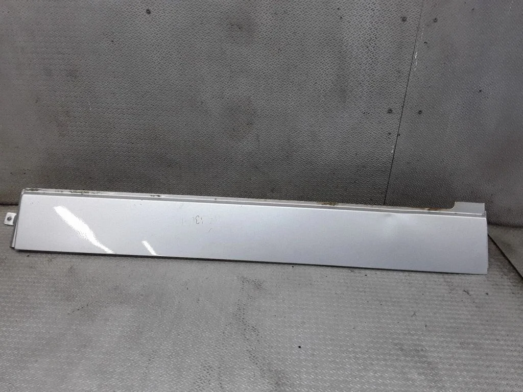 Sliding door rail trim – Volkswagen Transporter - Caravelle T5 (2003-2015)