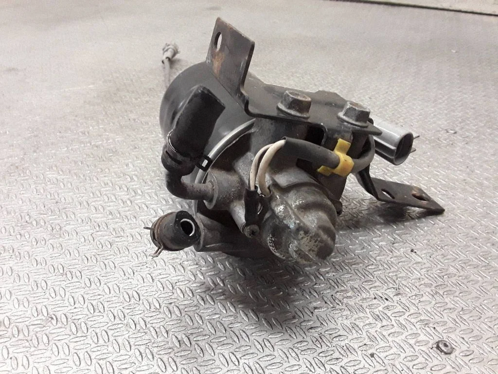 Fuel filter bracket/mount holder