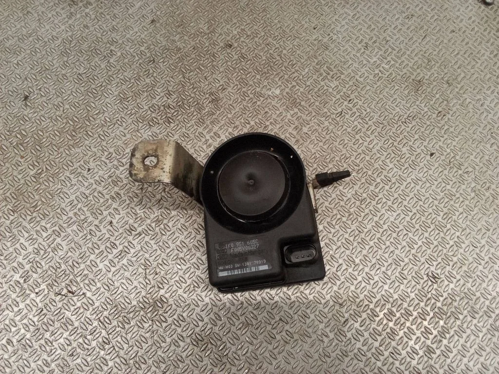 Alarm system siren 1K0951605C